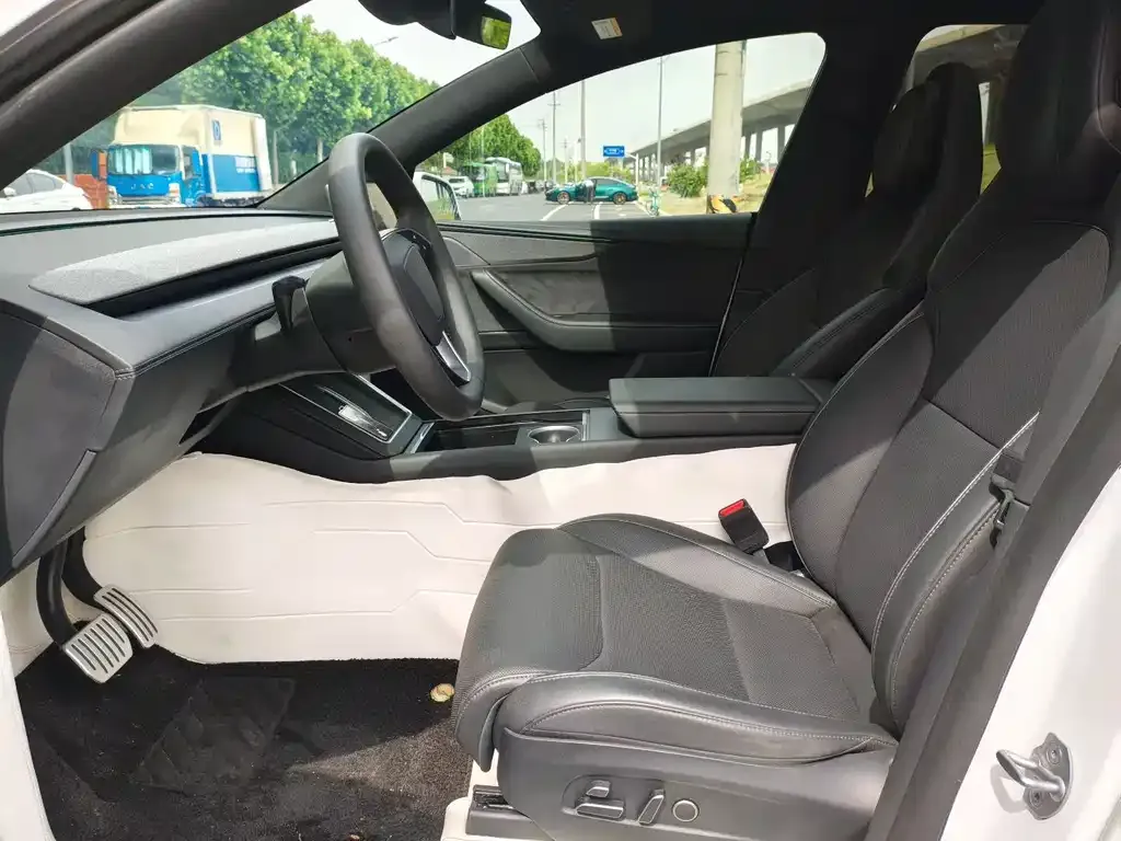 Tesla Model Y L 2025 из CN, фото 4