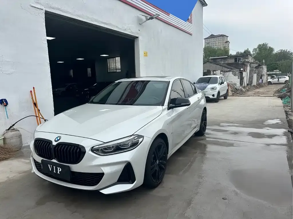 BMW 1 Series 2022 из CN, фото 1