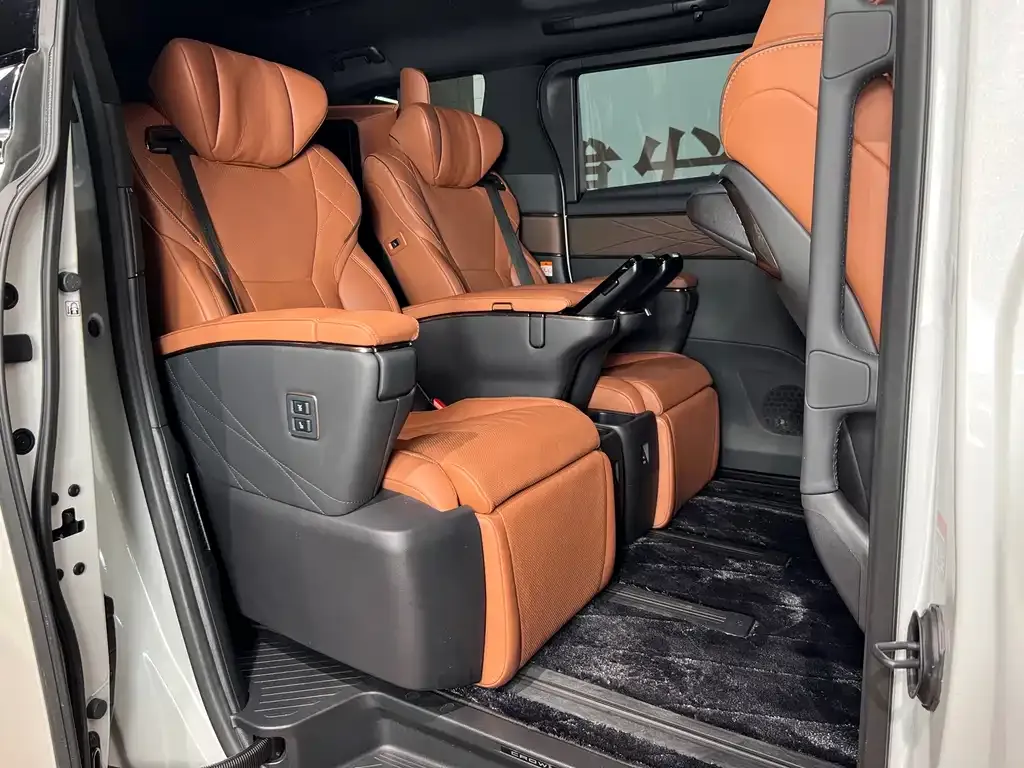 Toyota Vellfire — фото 9
