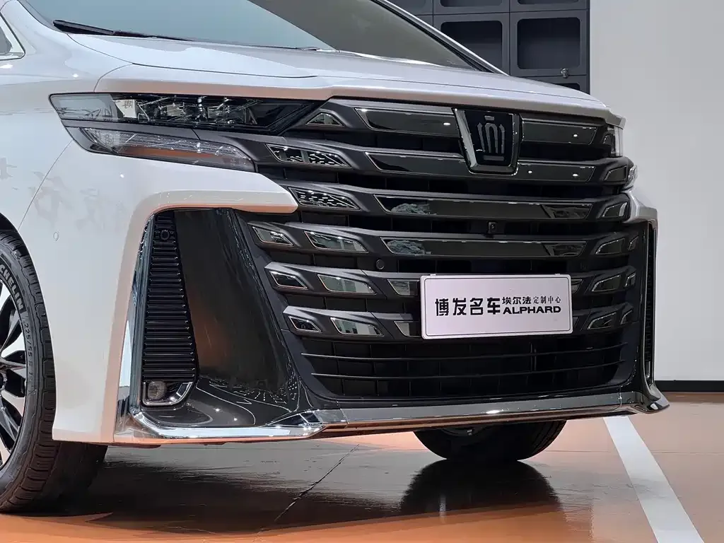 Toyota Vellfire — фото 8