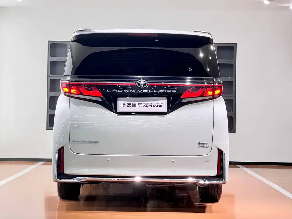 Toyota Vellfire — фото 2