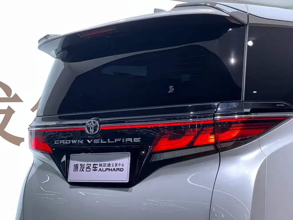 Toyota Vellfire — фото 7