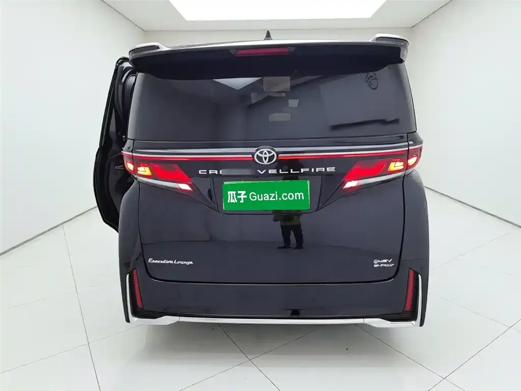 Toyota Vellfire — фото 6