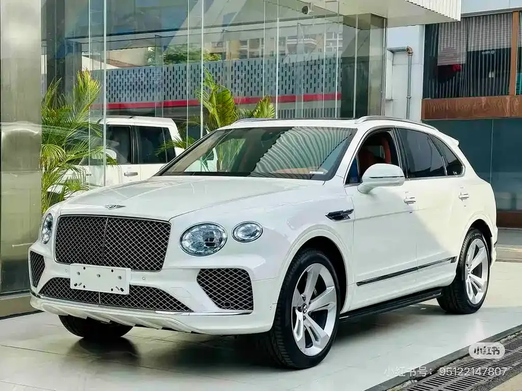 Bentley Bentayga — фото 1