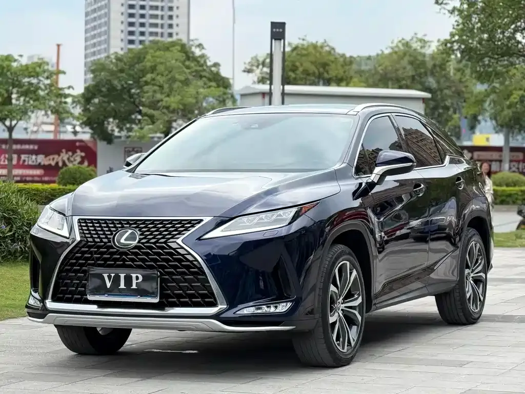 Lexus RX — фото 1