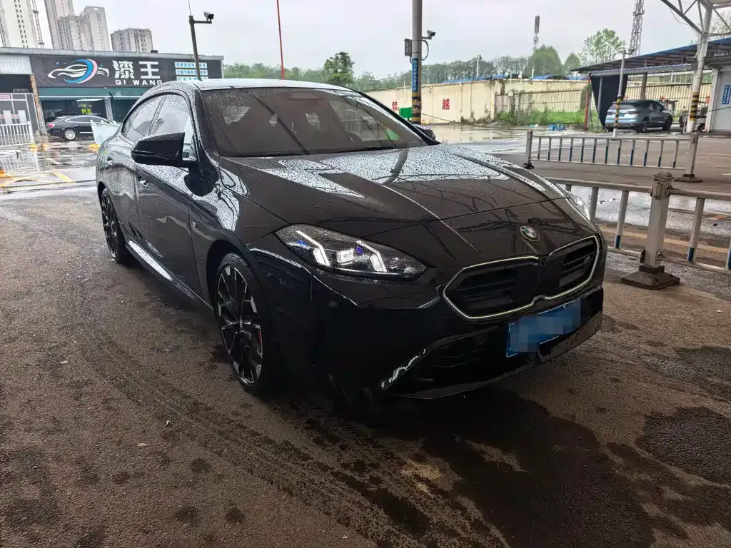 BMW M235L