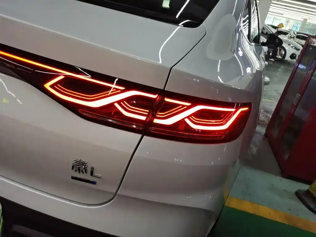 BYD Qin L — фото 2