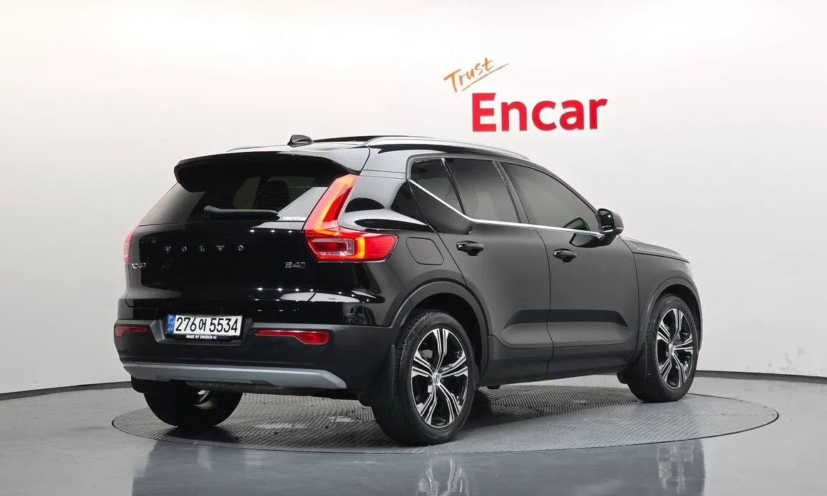 Volvo XC40 — фото 5