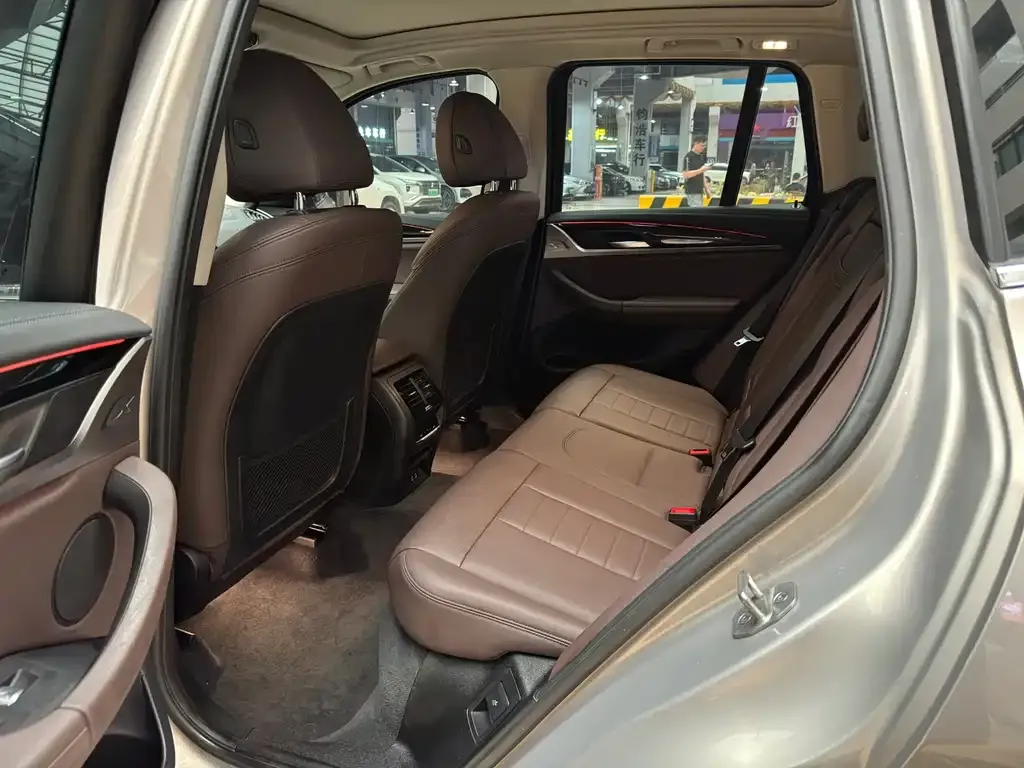 BMW X3 2021 из CN, фото 2