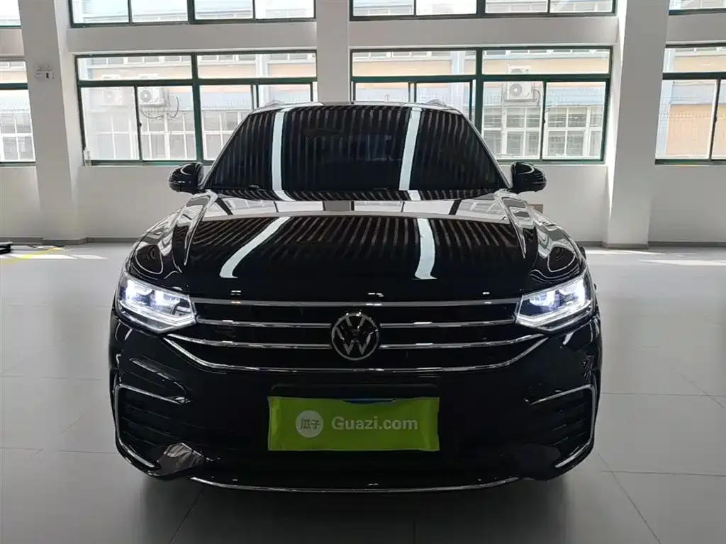 Volkswagen Tiguan L — фото 2