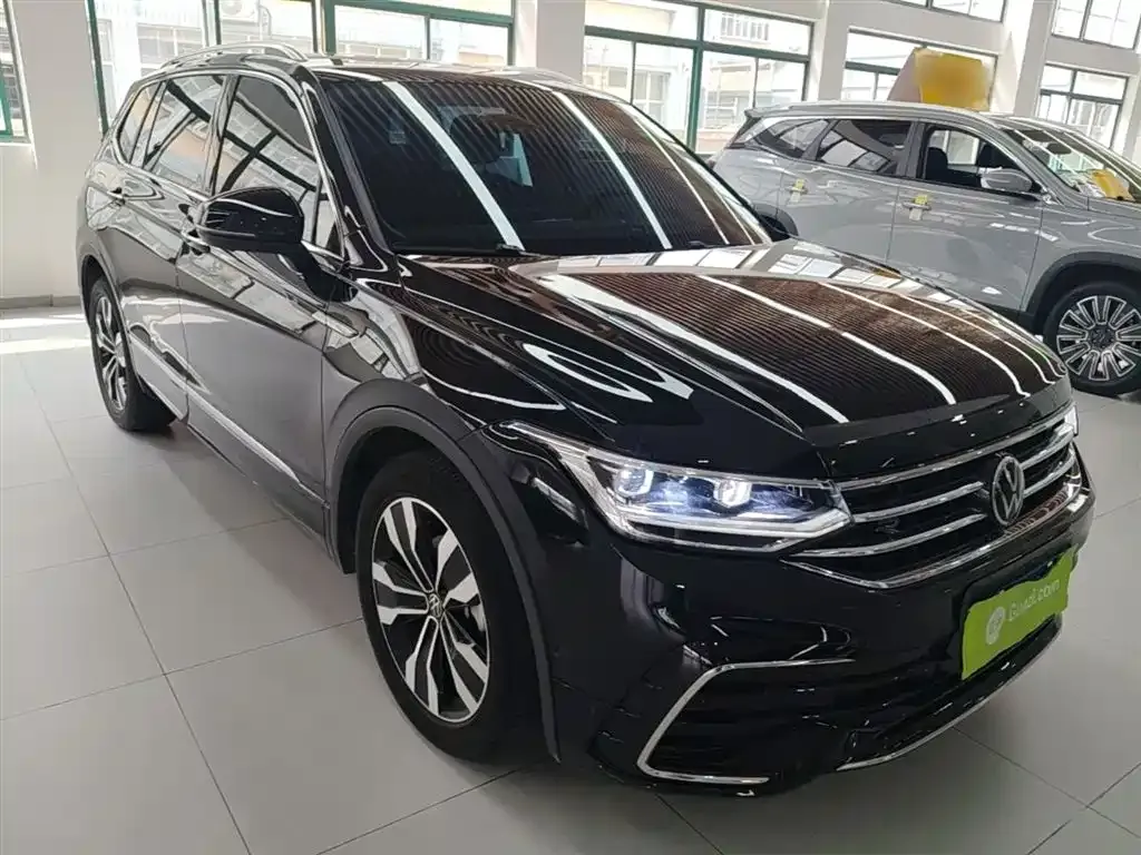 Volkswagen Tiguan L — фото 7