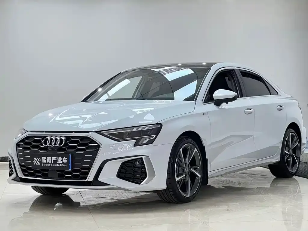 Audi A3 — фото 1