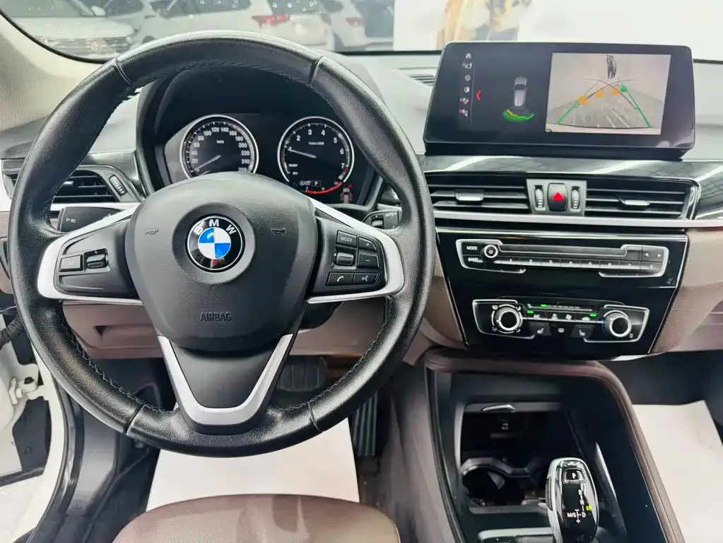 BMW X1 — фото 10