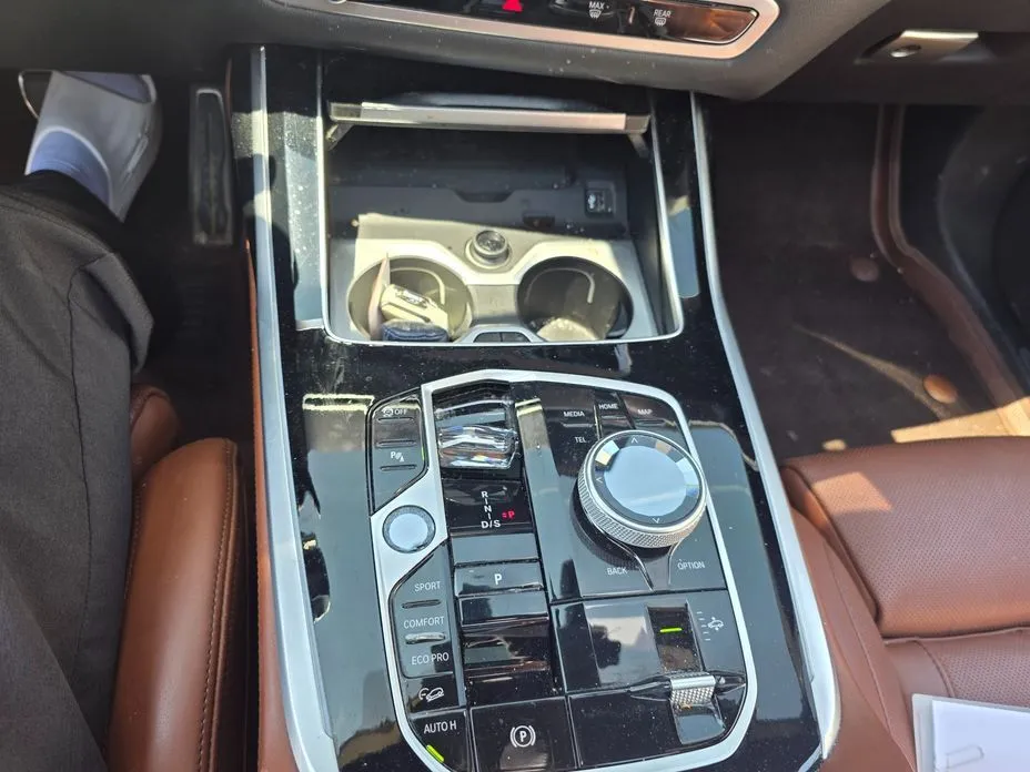 BMW X7 2024 из KR, фото 8