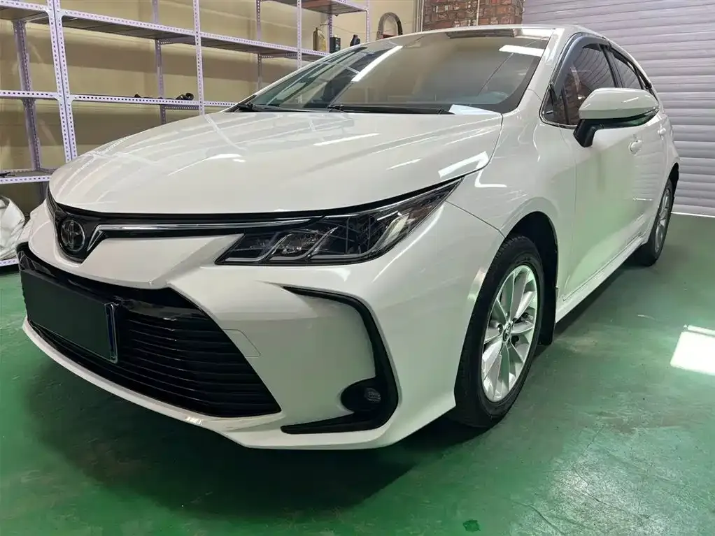 Toyota Corolla — фото 1
