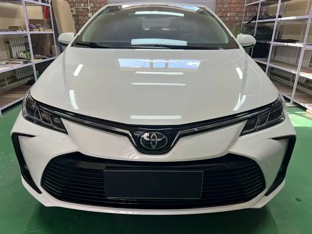 Toyota Corolla — фото 7