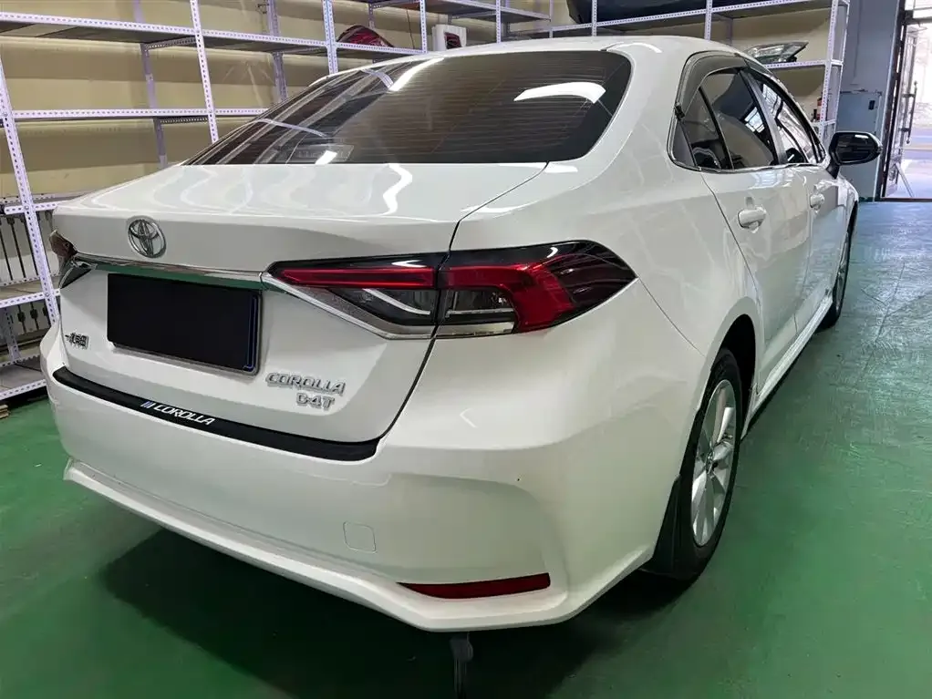 Toyota Corolla — фото 4