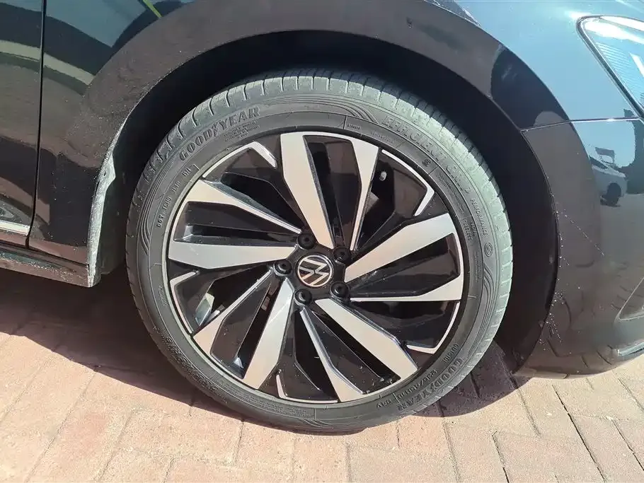 Volkswagen Passat — фото 9