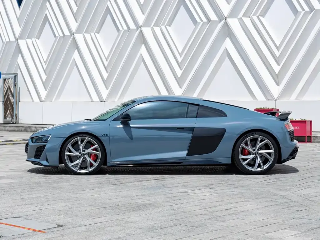 Audi R8 — фото 9