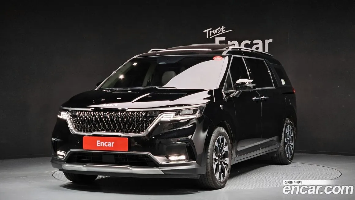 Kia Carnival — фото 1