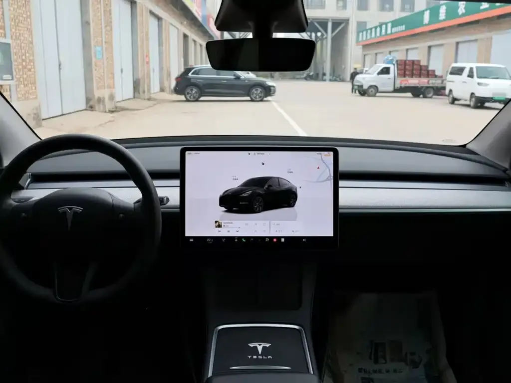 Tesla Model Y — фото 7