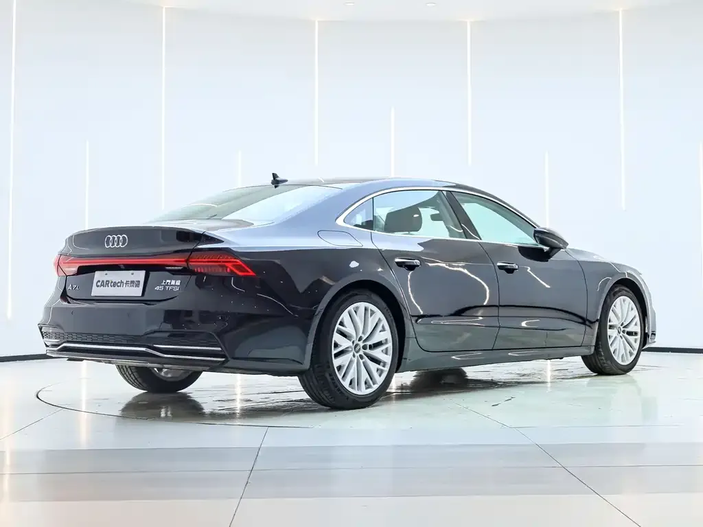 Audi A7L 2024 из CN, фото 6