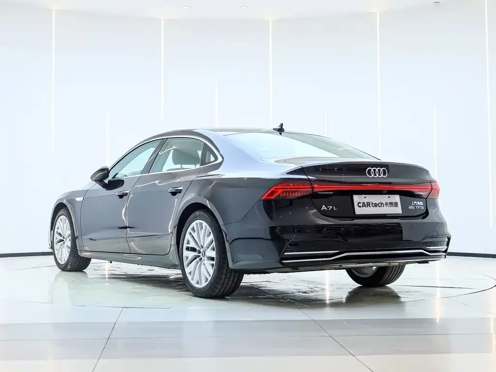 Audi A7L 2024 из CN, фото 3
