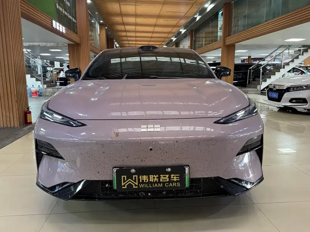 Geely Galaxy E8 — фото 10