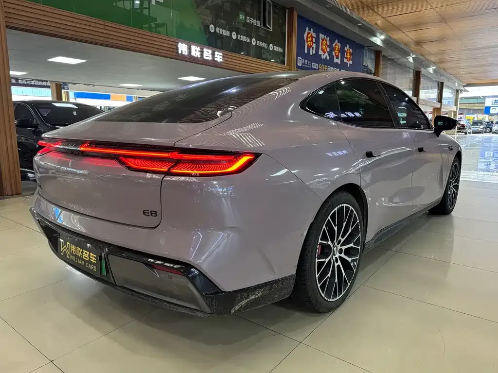 Geely Galaxy E8 — фото 4