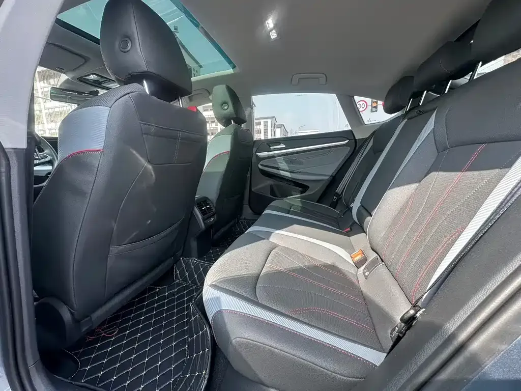 Volkswagen Lamando 2023 из CN, фото 5