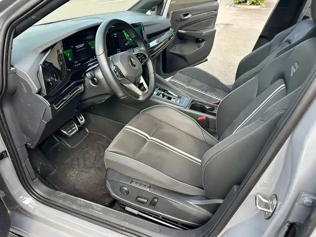 Volkswagen Golf 2021 из CN, фото 3
