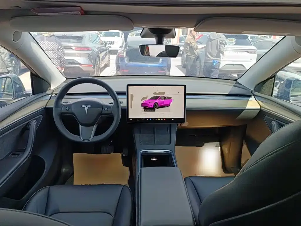 Tesla Model Y — фото 9