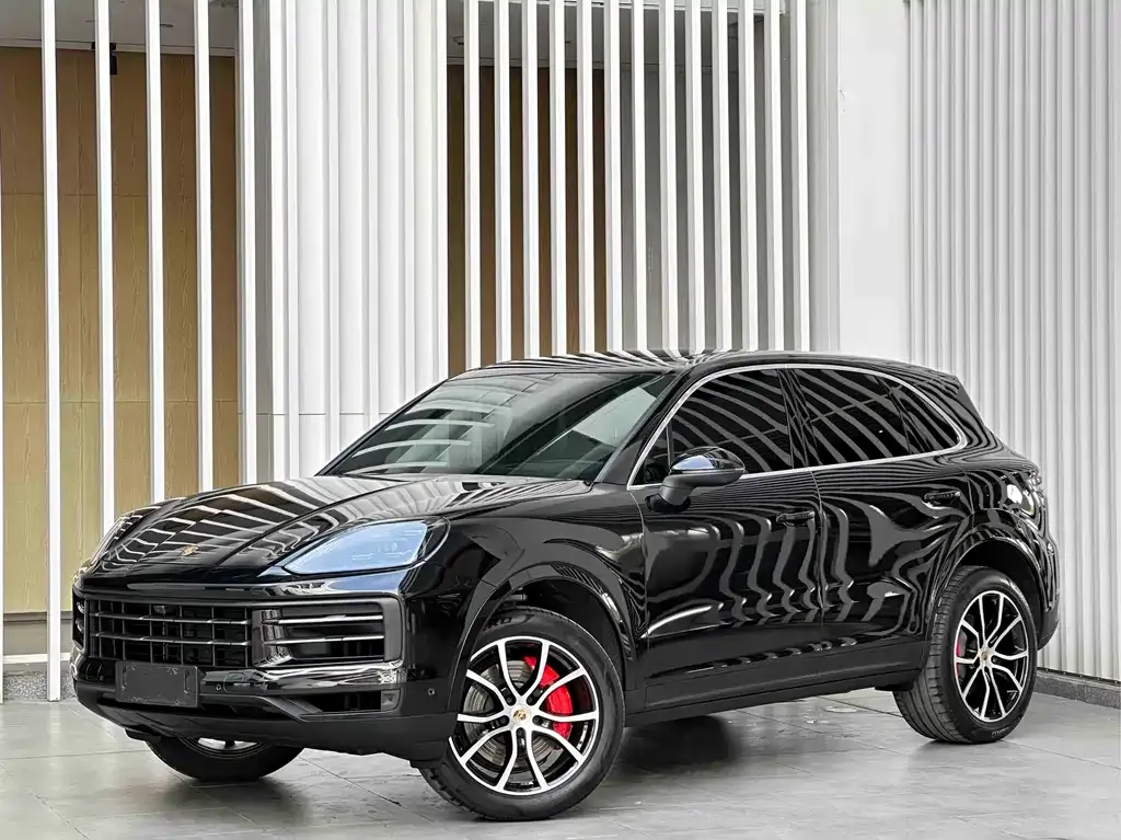 Porsche Cayenne — фото 1