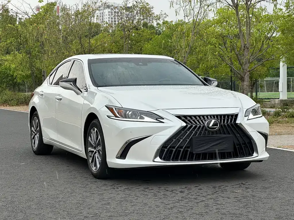 Lexus ES — фото 2