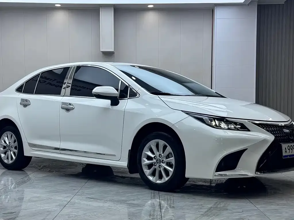 Toyota Corolla — фото 3