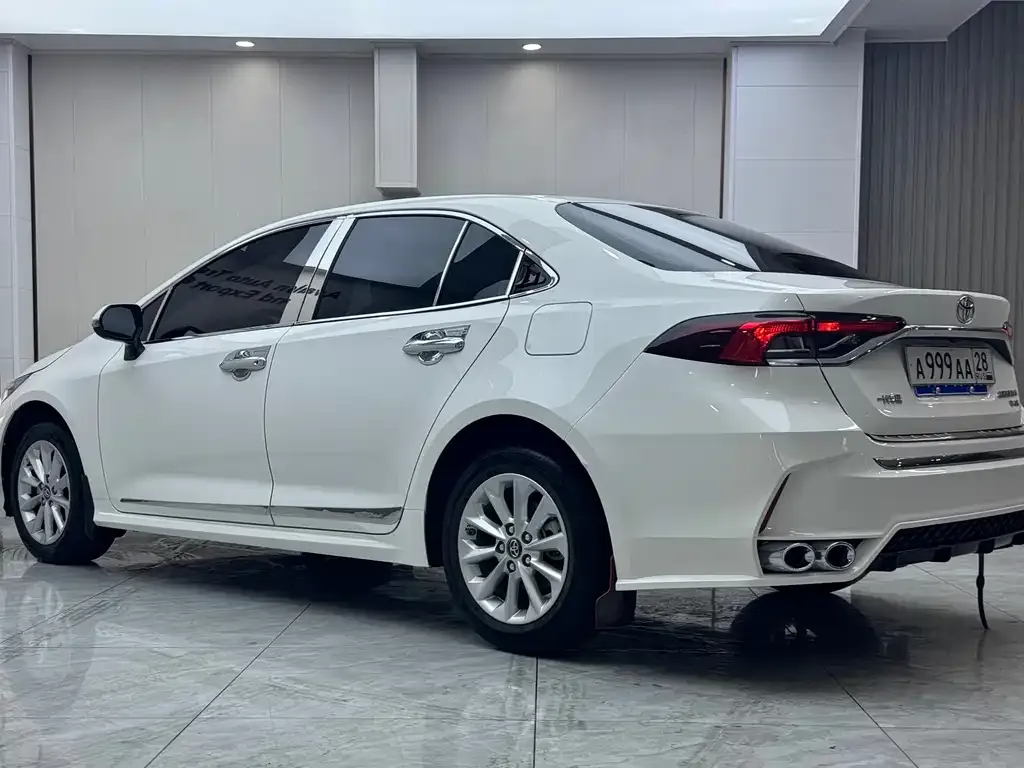Toyota Corolla — фото 9