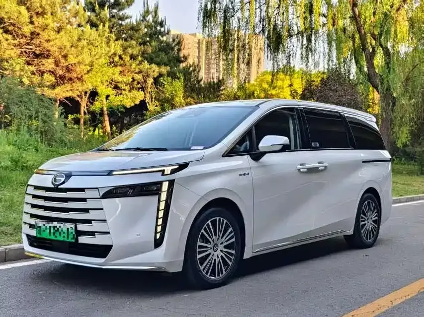 GAC Motor E8 Hybrid — фото 1