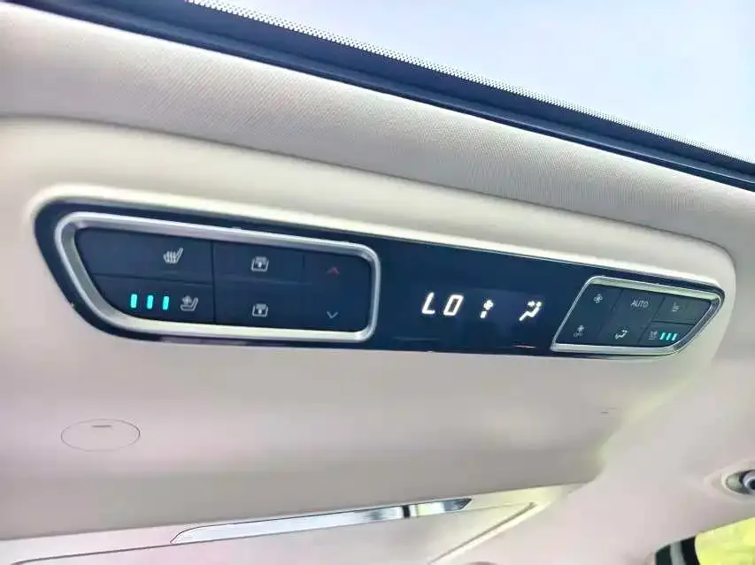 GAC Motor E8 Hybrid — фото 2