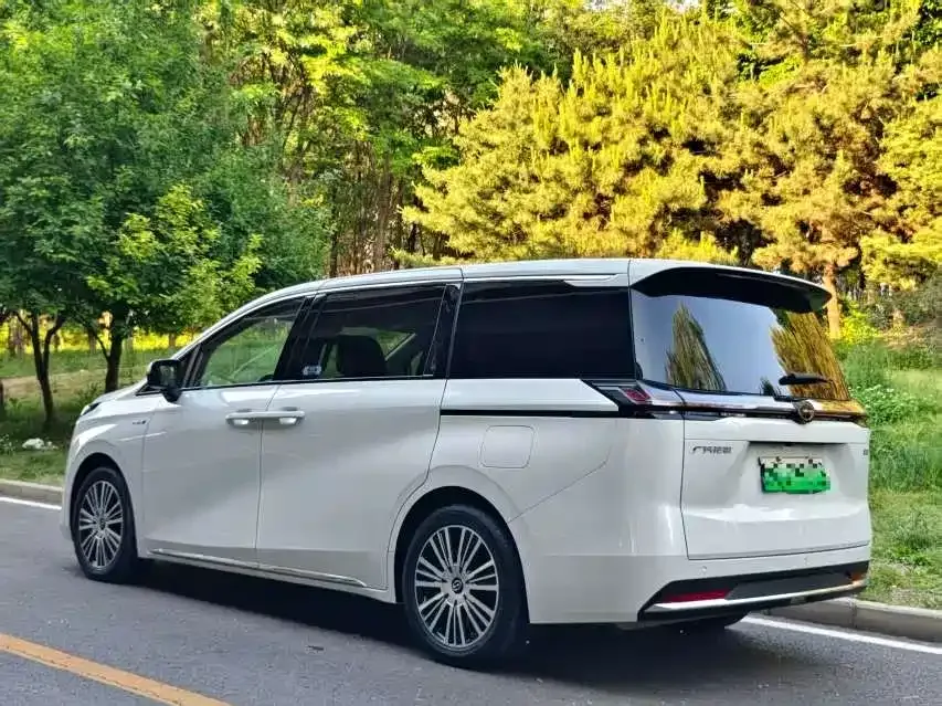 GAC Motor E8 Hybrid — фото 7