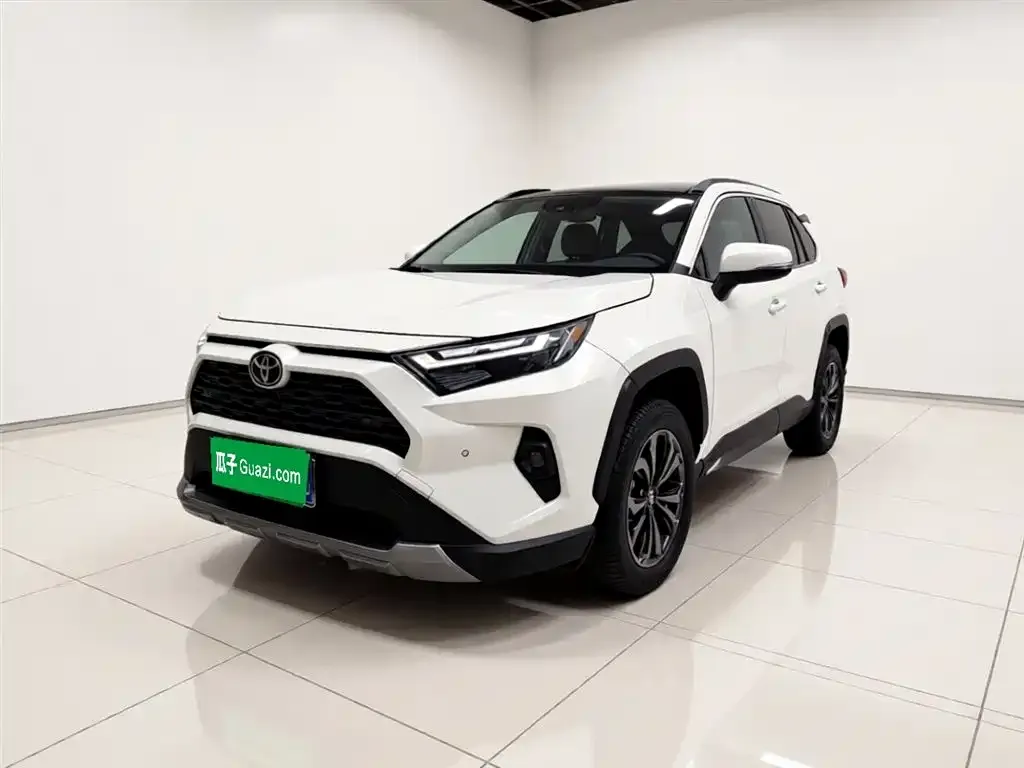 Toyota RAV4 — фото 1