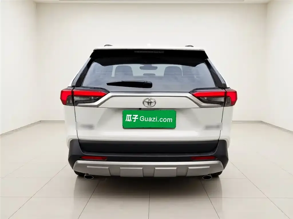 Toyota RAV4 — фото 6