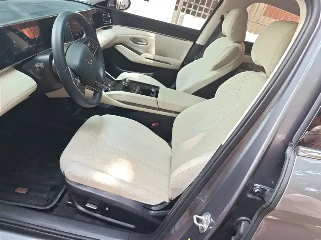 BYD Qin L — фото 10