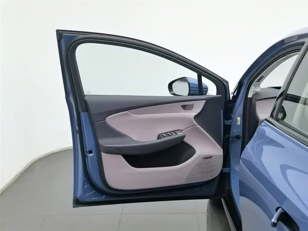 Hongqi Tiangong 05 2025 из CN, фото 2