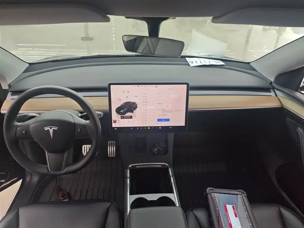Tesla Model Y — фото 2