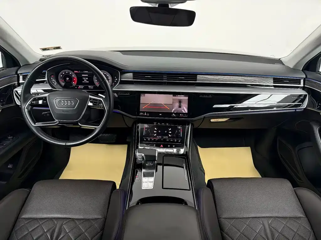 Audi A8 — фото 9
