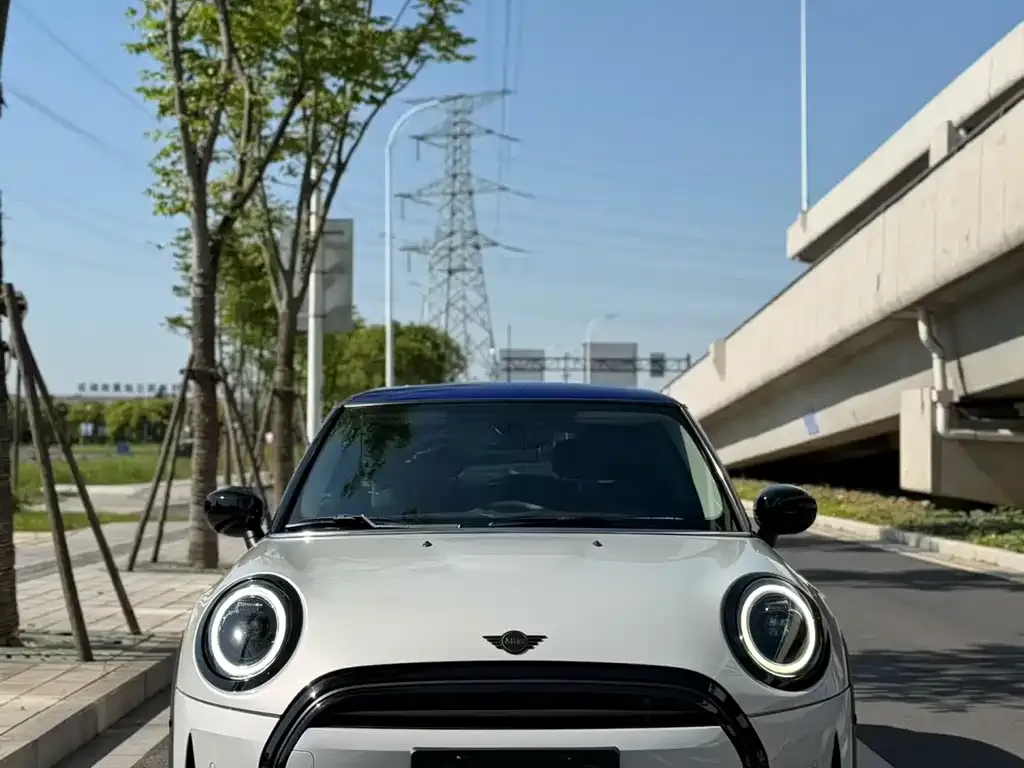 MINI Cooper (3-door) — фото 1