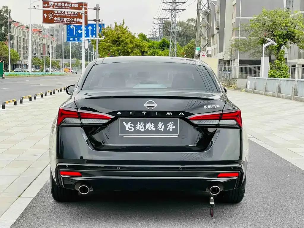 Nissan Teana — фото 10