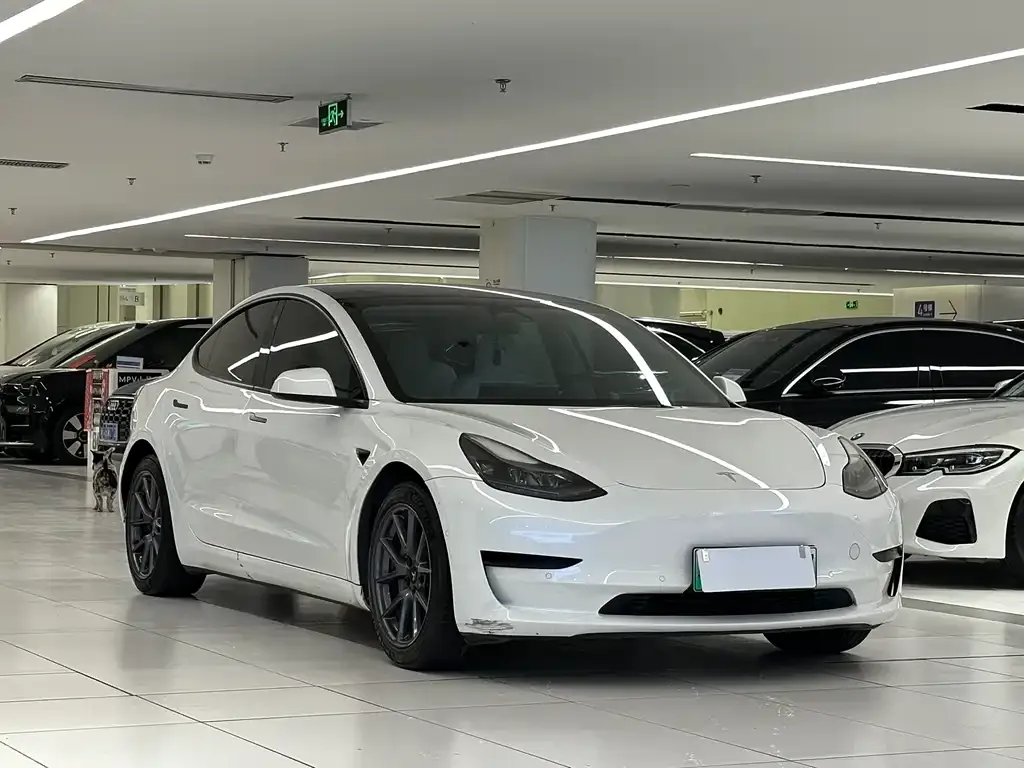 Tesla Model 3 — фото 6