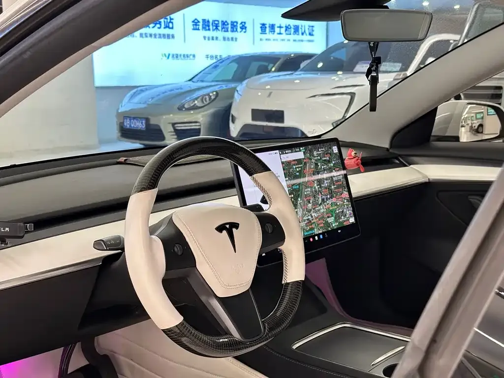 Tesla Model 3 — фото 9