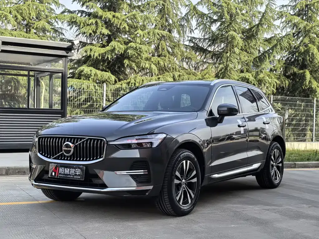 Volvo XC60 — фото 1